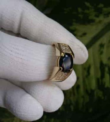 Mẫu nhẫn nam có đính đá Sapphire