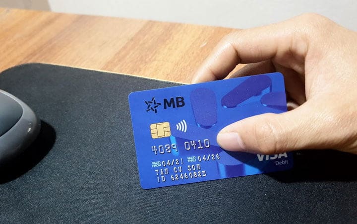 Làm thẻ MB Bank mất bao nhiêu tiền? Điều kiện làm thẻ MB cần những gì, mất bao lâu?